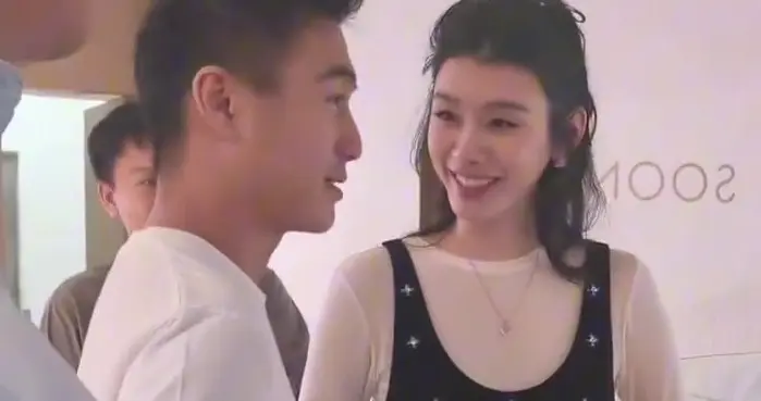 奚梦瑶、何猷君、赌王四姨太三亚逛街被偶遇，奚梦瑶又高又瘦又美