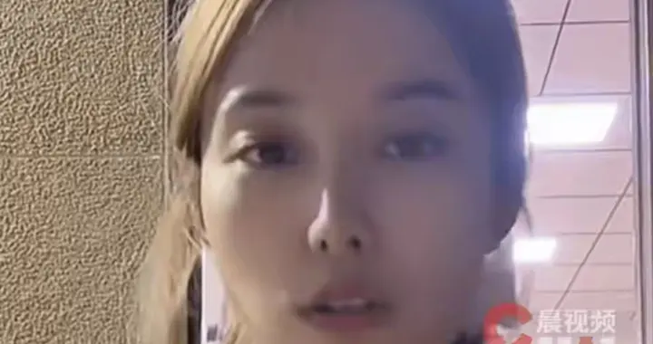 黄子韬四川过年变身省服姑爷，网友炸锅：这么丑他自己看得下去？