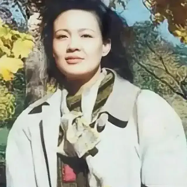 刚刚去查了一下张兰，一查真是惊掉了下巴！