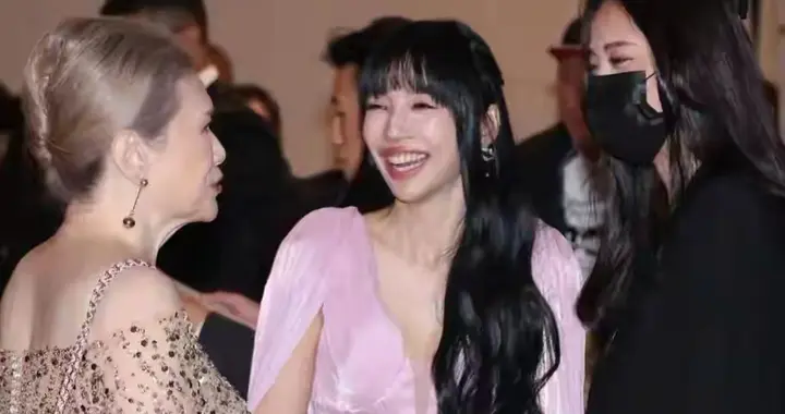 王力宏仨子女惹人担忧，大女儿11岁疑还未上学，李靓蕾精神变化大