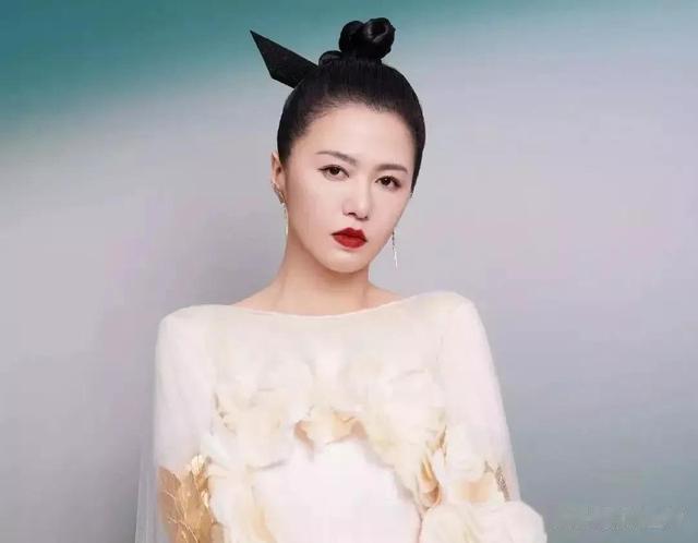 央视春晚|央视春晚10位女星唯美造型30张高清照片，一句话点评欢迎讨论