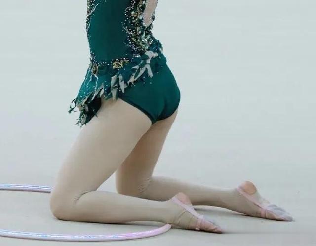 刘些宁体操表演，男人都懂的美学暴击！