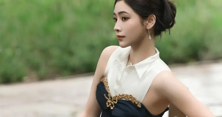 许佳琪以风华姿态，定义潮流万象