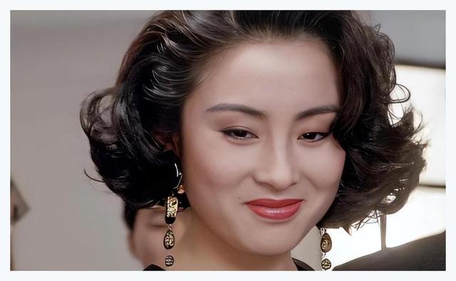 4个被误认为是港星，实际却是内地人，有人已成港圈“大姐大”