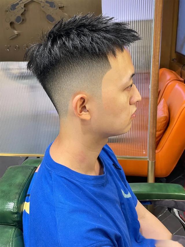 男生夏季别再乱剪“短发”了，试试这三款，让你越剪越帅！