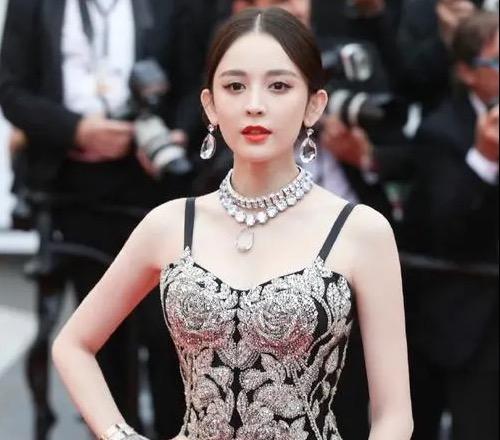 从18岁开始男人不断，人设崩塌私交混乱，风流玉女古力娜扎现形记