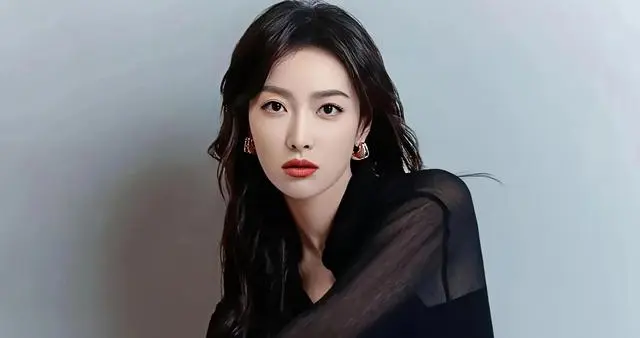 宋茜｜长靴肉丝很飒