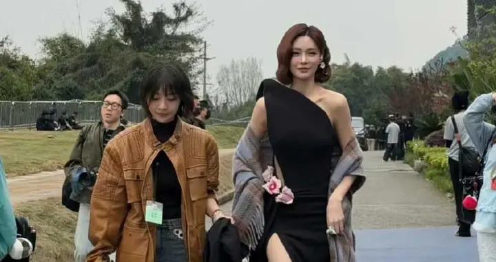沈梦辰身材又高又瘦，皮肤又白又嫩，感觉杜海涛似乎都配不上了