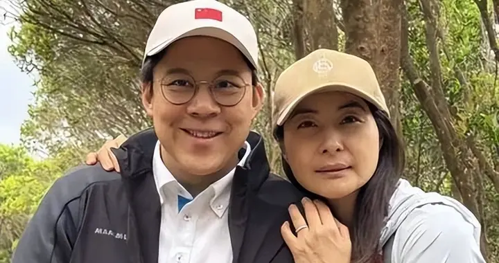 郭晶晶儿子帅到认不出！年仅12岁身高惊人，长相酷似霍英东