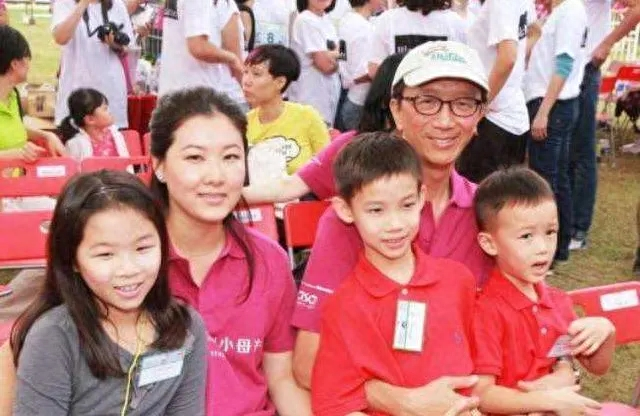 67岁梁锦松：花100亿买下亚洲最奢华的大医院，生4个生5个