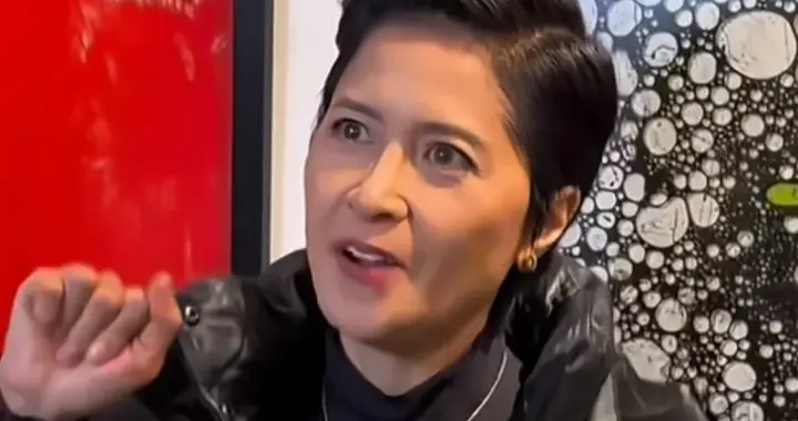 60岁邵美琪现身香港，双眼炯炯有神，利落短发，说她40岁我都信！