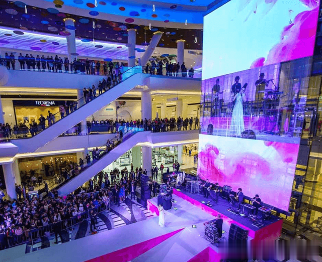 玻璃幕墙变身炫酷大屏？这事儿靠谱！