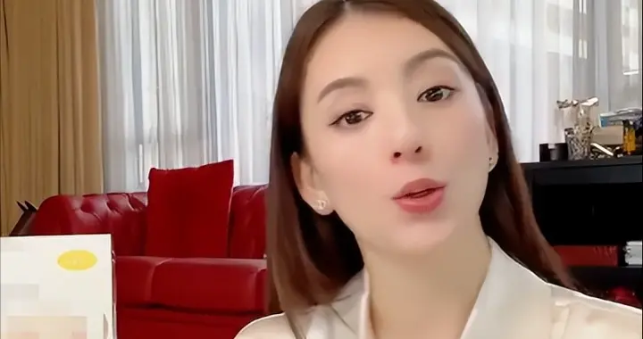 方媛自曝坐月子很难熬！手指疼腰酸背痛，一个多星期不洗头还脱发