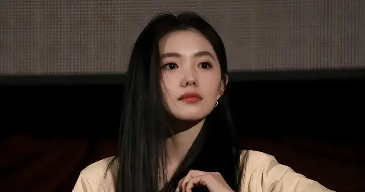 刘浩存 ｜最美黑长直，内娱没几个能驾驭这个发型，美出新高度