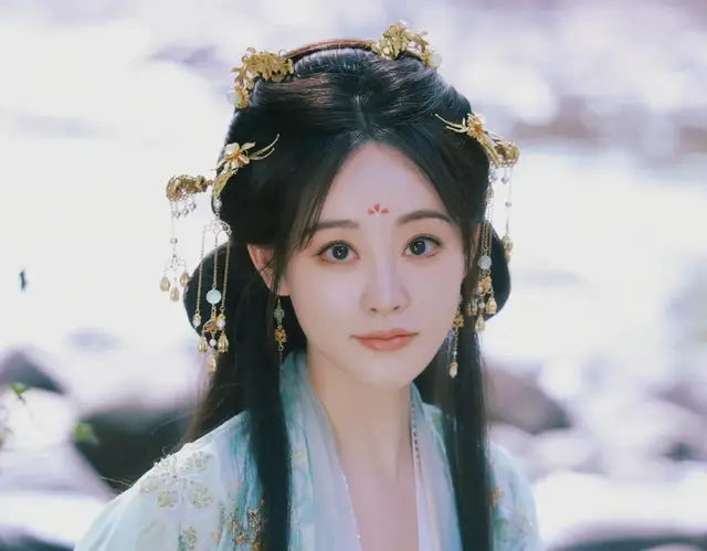 祝绪丹蓝色古装写真图