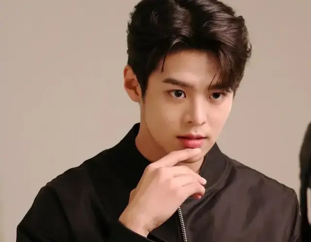 只因长相阳刚俊朗，29岁的他，就已成韩国妈妈粉们的新宠。