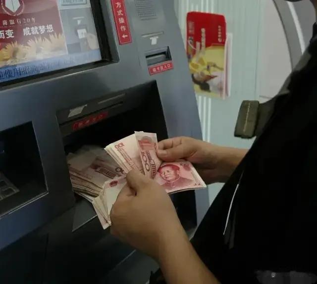“我偷我自己卡里的钱，也算犯罪？”