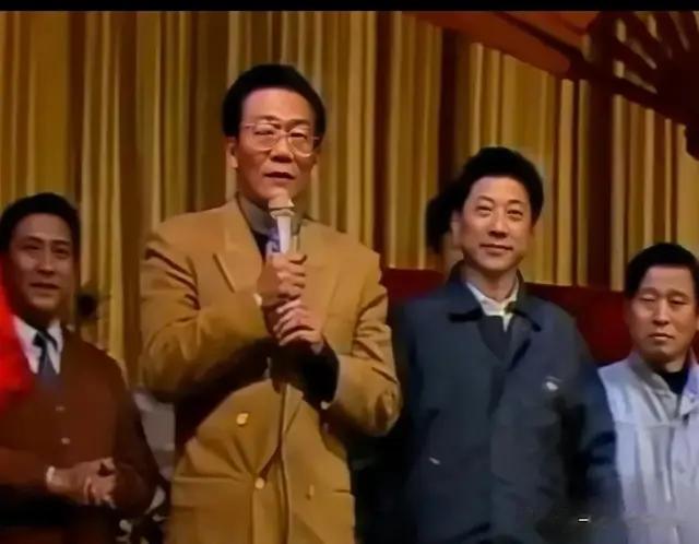 1994年，侯耀文与常贵田、张志宽在天津拜师时，拍摄的一张合影