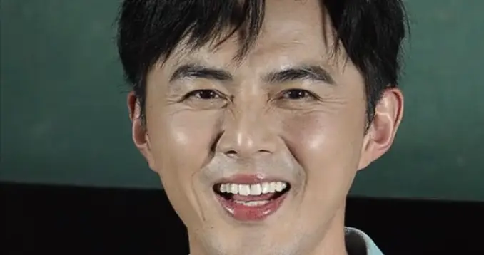 看41岁叶祖新和31岁彭昱畅的同框近照，才知油腻和清爽的区别在哪