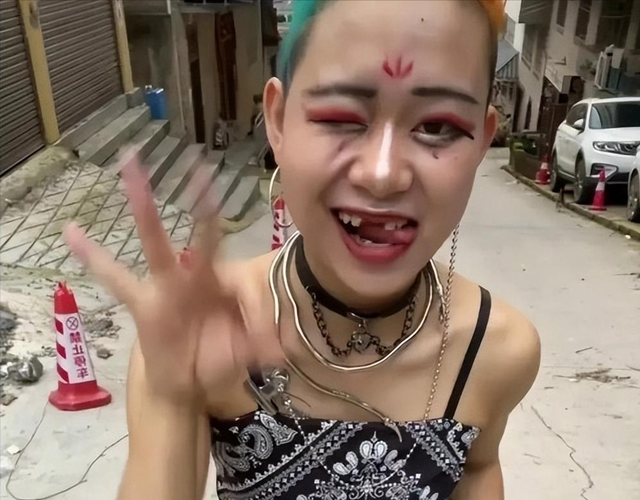 被永久封杀的四大网红：个个丑态百出毫无底线，为博流量不择手段