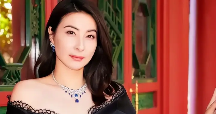 代言事件升级，“一言不发”的郭晶晶，终不再顾及豪门所谓的体面