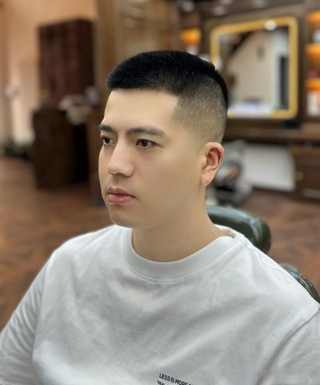 夏季男生“短发”怎么剪才帅气？试试这3款，清爽干净又好看！