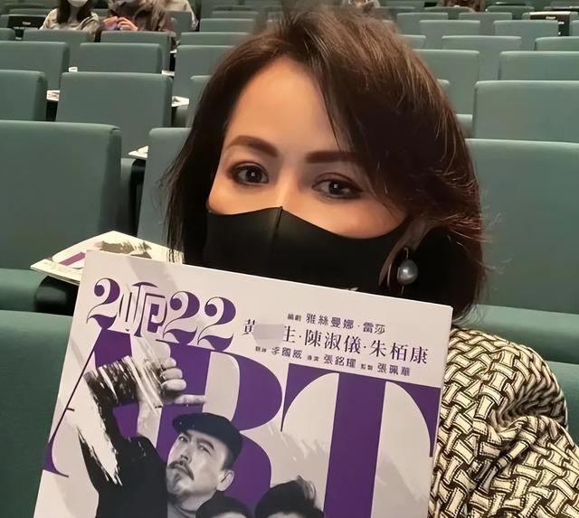 22年，刘嘉玲公开为“港独”明星站台，网友怒斥：狂妄自大