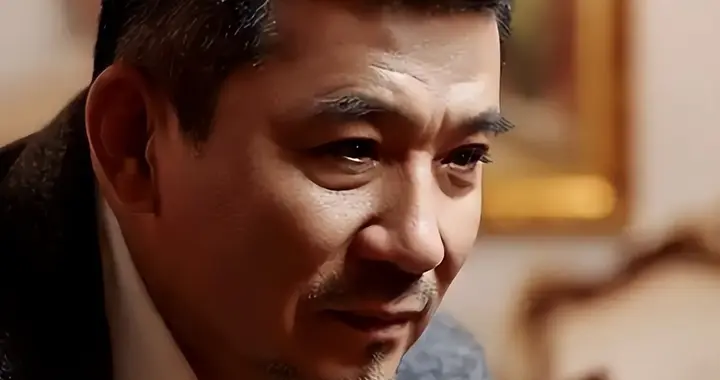 他因长得太帅，被张艺谋拒绝，结婚40年无绯闻，如今70岁无儿无女