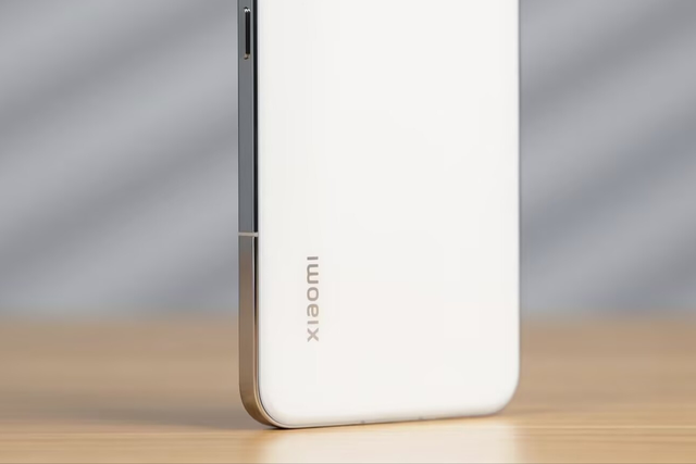 小米旗舰“五折”清仓，极窄直屏+徕卡三摄+1TB内存，终于等到了