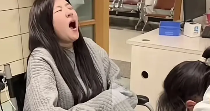 黄一鸣脚趾骨折住院，脚肿得像馒头！男友缺席陪伴，闪闪的话应验