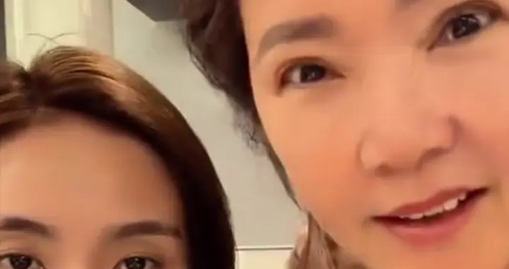 海哈金喜父母为夏夏庆生，离婚30多年相处并不尴尬，妈妈好年轻