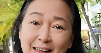 台湾演员方芳直言：来大陆就不要畏手畏脚，连个东西都不敢签