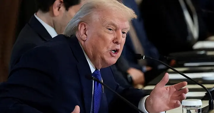 不打伊朗了？特朗普突然调转枪口，指责泽连斯基成为俄乌和平阻碍