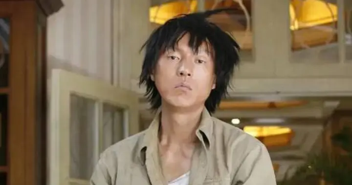 原来他真是上海人，靠我的团长我的团爆火，如今无戏可拍去当导演