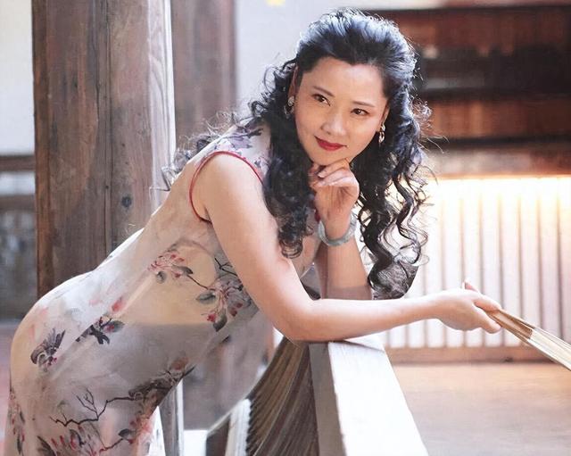 4位女神已老了，但一个都没嫁出去，如果可以你会娶哪一位？