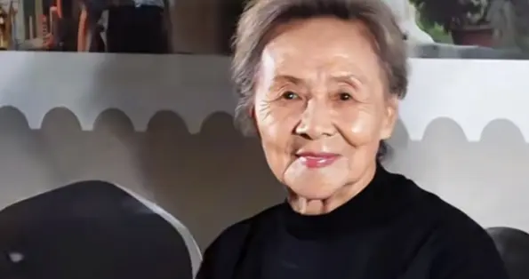 吴彦姝出席电影《小山河》首映礼，87岁状态优雅端庄尽显从容