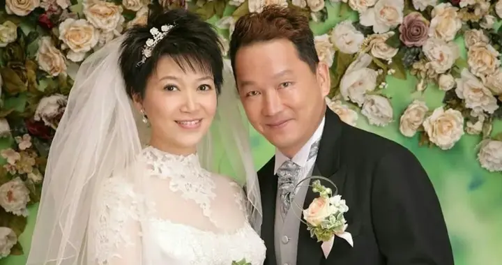 前TVB花旦儿子老公相继离世三度失去至亲,新年与友人团年气色佳