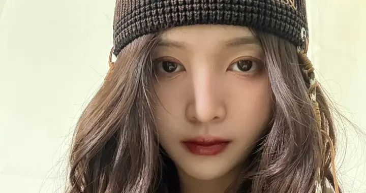 吴宣仪甜美自拍