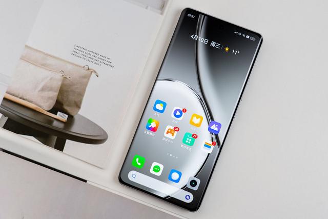 realme不讲武德，150万跑分+无双屏+大电池，千元机都这么卷？