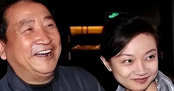 身价千万也没用？看75岁姜昆和47岁女儿近况，给所有父亲敲响警钟