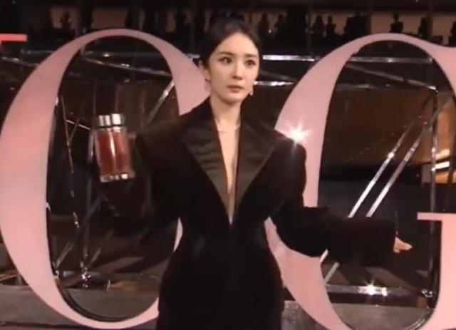 深圳这一夜，奚梦瑶跟何猷君告诉你，明星和贵族之间的差距有多大