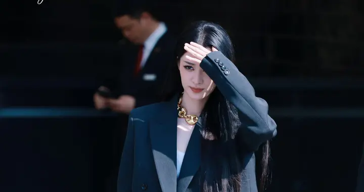 王楚然172黑西装：盘靓条顺，美愈高级