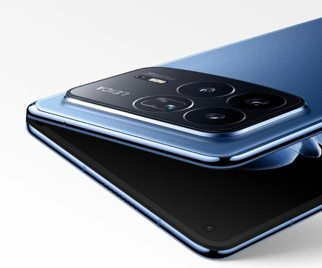 小米计划明年重启大折叠手机：加入26年大混战