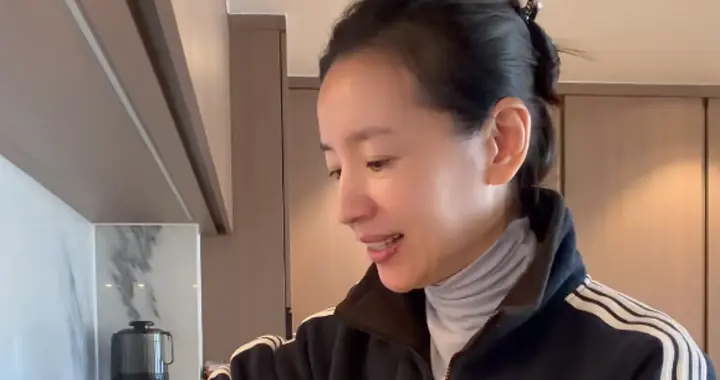 董洁自己做一日三餐，没阿姨还要洗衣服收拾卫生，住豪宅也不暖和