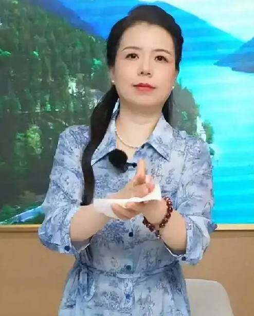 婆媳关系破冰？田静点赞许妈直播，婆媳关系迎来新转机？