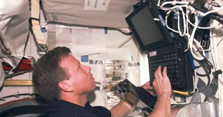 一粒墨滴的逆袭：爱普生黑科技如何让打印“快准省”