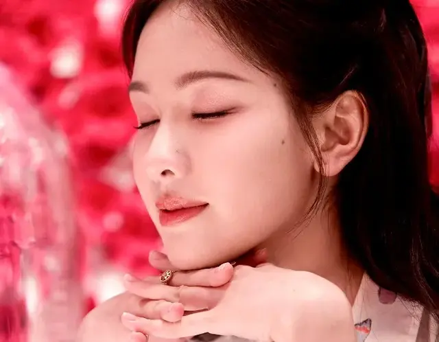 女明星高清无水印壁纸--陈都灵，陈都灵说是仙女下凡不过分吧？