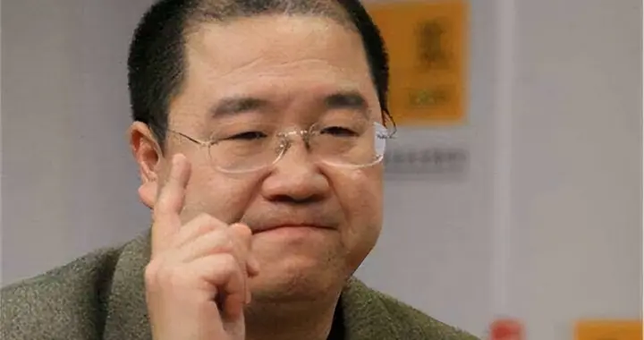 英氏一家三导演：英达离开宋丹丹，英宁抛弃赵明明，他婚姻很低调