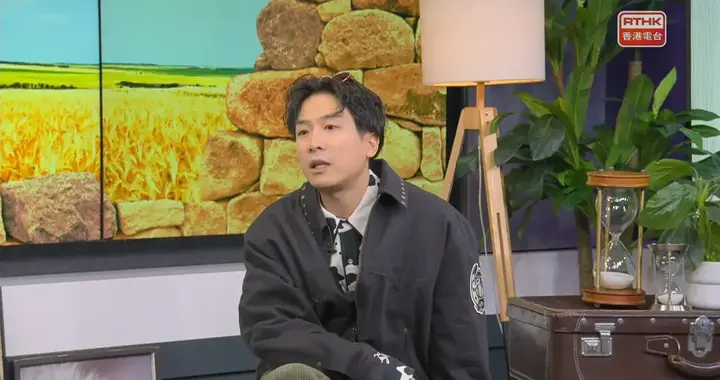 35岁TVB男星离巢后做司仪教班，自爆患病曾被母亲误会是问题少年