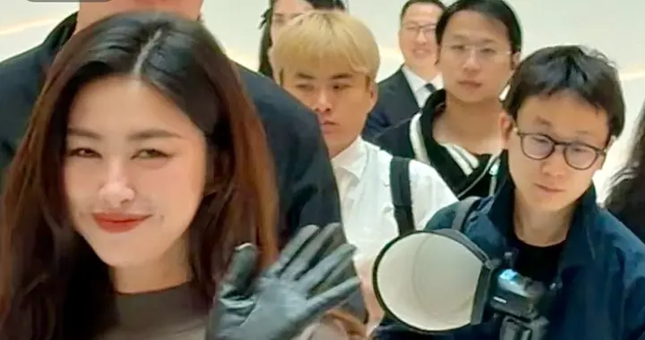 朱珠的美谁懂啊！出席线下活动，全方位又大气明艳，还有国际范